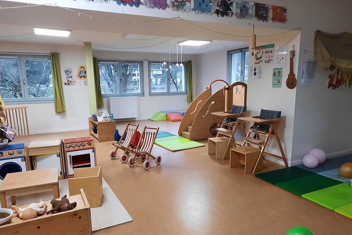 micro-crèche-bebes-chouettes-1200x800-14 https://bebes-chouettes.fr/wp-content/uploads/2026/03/micro-creche-bebes-chouettes-1200x800-14.jpg